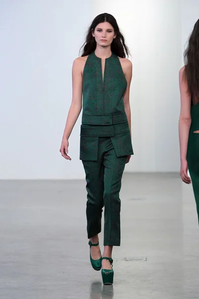 Look 12